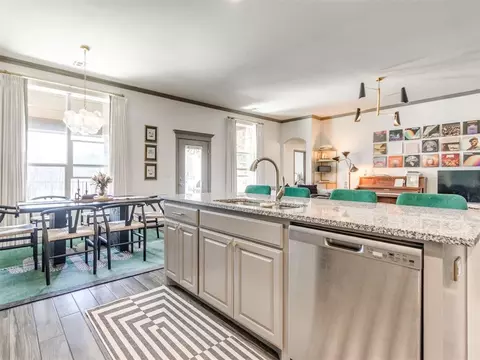 Kitchen - 19790 E Robinson St, Norman, OK 73026 photo 5 of 7