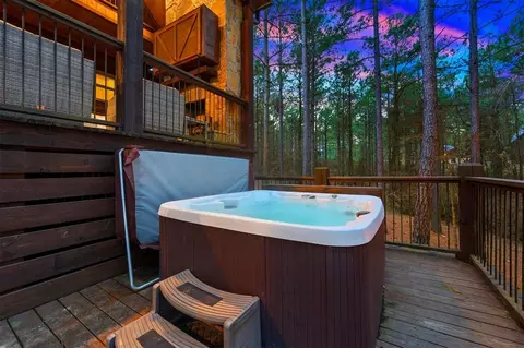 Exterior - 317 Sugar Pine Loop, Broken Bow, OK 74728 photo 8 of 11
