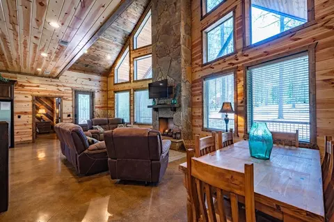 Dining - 317 Sugar Pine Loop, Broken Bow, OK 74728 photo 1 of 1