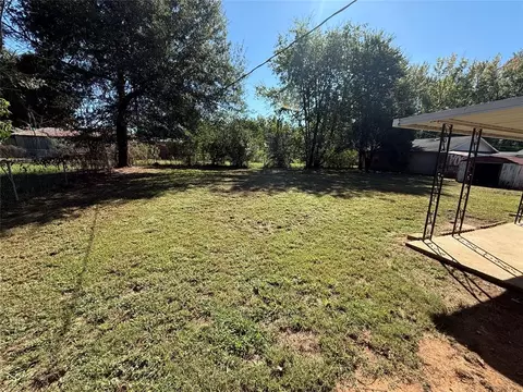 Exterior - 707 S Mcclure St, Broken Bow, OK 74728 photo 4 of 14