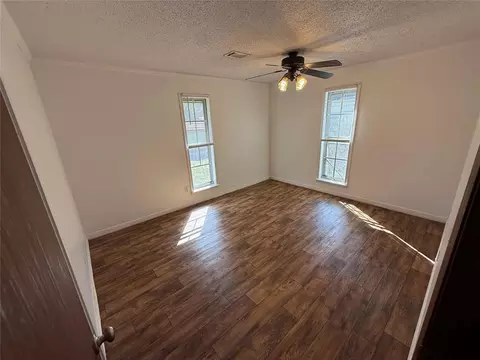Bedroom - 707 S Mcclure St, Broken Bow, OK 74728 photo 5 of 6