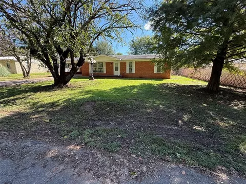 Exterior - 707 S Mcclure St, Broken Bow, OK 74728 photo 13 of 14