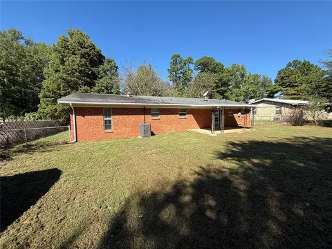 Exterior - 707 S Mcclure St, Broken Bow, OK 74728 photo 8 of 14