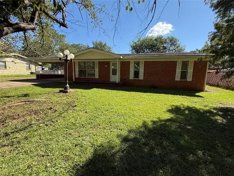 707 S Mcclure St, Broken Bow, OK 74728