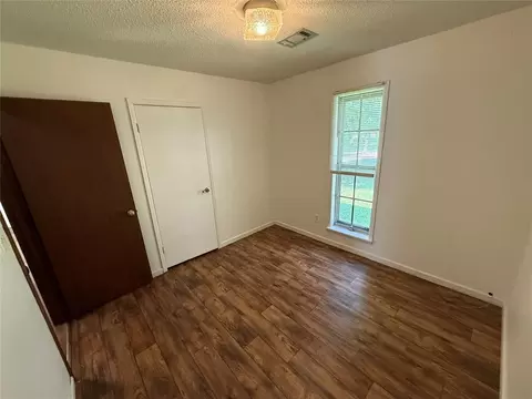 Bedroom - 707 S Mcclure St, Broken Bow, OK 74728 photo 2 of 6