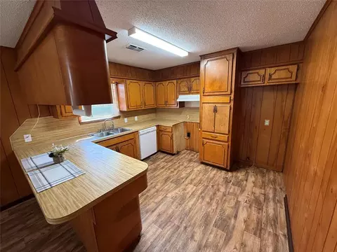 Kitchen - 707 S Mcclure St, Broken Bow, OK 74728 photo 1 of 3