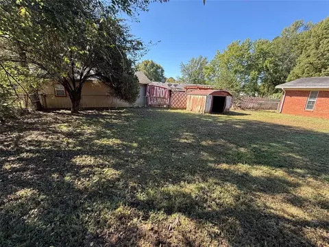 Exterior - 707 S Mcclure St, Broken Bow, OK 74728 photo 7 of 14