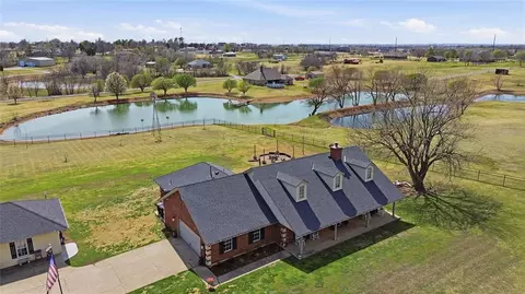 2100 SE 38th St, Moore, OK 73160