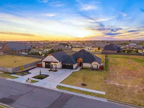9505 Sundance Ridge Rd, Yukon, OK 73099