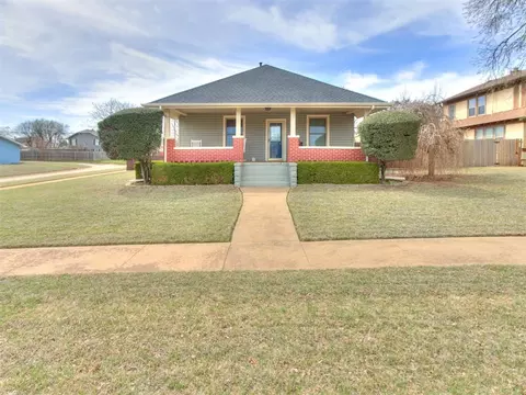 622 S Main St, Kingfisher, OK 73750