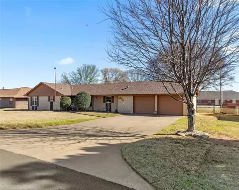 2020 E Lawter Rd, Weatherford, OK 73096