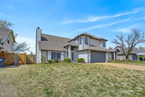 2605 Amber St, Moore, OK 73160