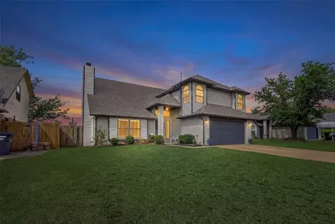 2605 Amber St, Moore, OK 73160
