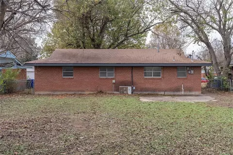 Exterior - 337 Garrison Dr, Norman, OK 73069 photo 6 of 7