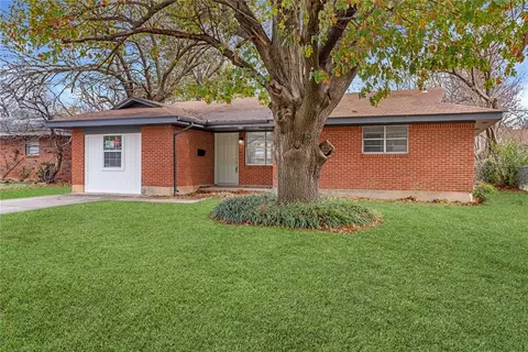 Exterior - 337 Garrison Dr, Norman, OK 73069 photo 2 of 7