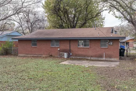Exterior - 337 Garrison Dr, Norman, OK 73069 photo 4 of 7