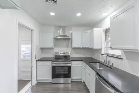 Kitchen - 337 Garrison Dr, Norman, OK 73069 photo 6 of 6