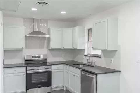 Kitchen - 337 Garrison Dr, Norman, OK 73069 photo 2 of 6