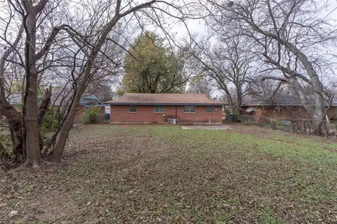 Exterior - 337 Garrison Dr, Norman, OK 73069 photo 5 of 7