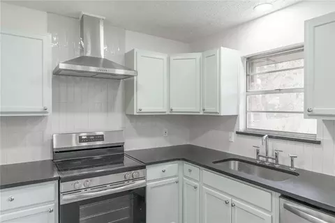 Kitchen - 337 Garrison Dr, Norman, OK 73069 photo 4 of 6
