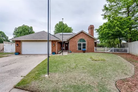 4605 Osborn Ln, Yukon, OK 73099