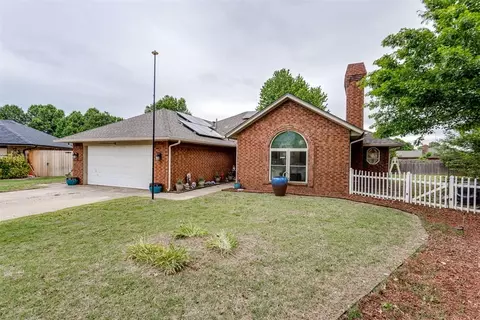 4605 Osborn Ln, Yukon, OK 73099