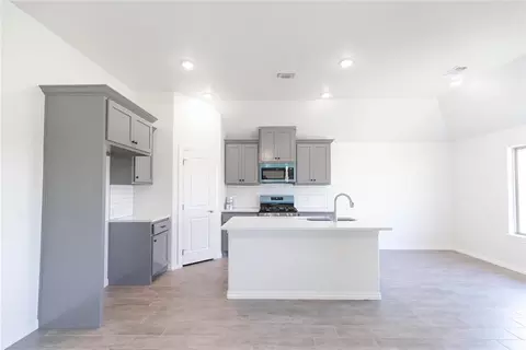 12308 SW 32nd St, Yukon, OK 73099