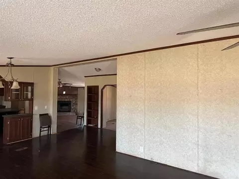 Living - 19744 Etowah Rd, Noble, OK 73068 photo 2 of 4