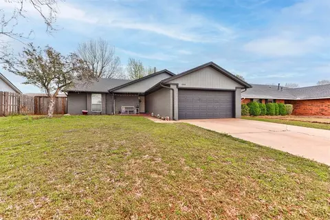 1004 S Neptune Rd, Edmond, OK 73003