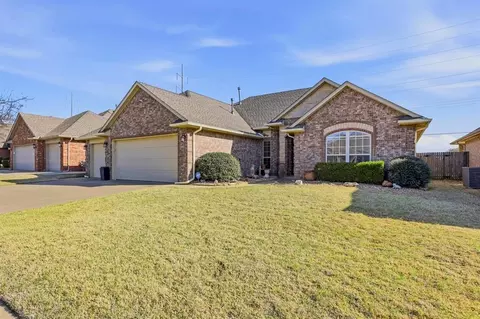 9032 NW 79th Ter, Yukon, OK 73099