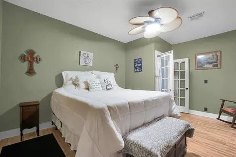 Bedroom - 20449 E County Road 159 Rd, Altus, OK 73521 photo 1 of 5