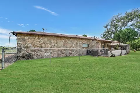 Exterior - 20449 E County Road 159 Rd, Altus, OK 73521 photo 7 of 12