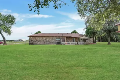 Exterior - 20449 E County Road 159 Rd, Altus, OK 73521 photo 10 of 12
