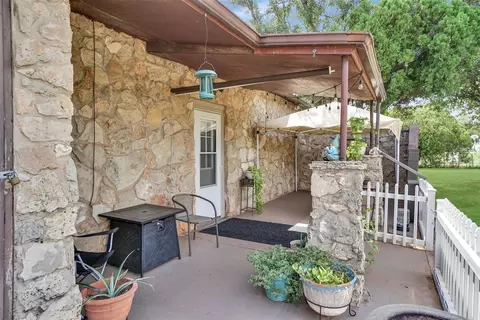 Exterior - 20449 E County Road 159 Rd, Altus, OK 73521 photo 3 of 12