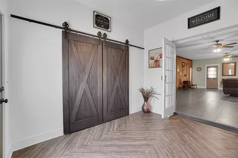 Entry Way - 20449 E County Road 159 Rd, Altus, OK 73521 photo 1 of 2