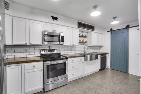 Kitchen - 20449 E County Road 159 Rd, Altus, OK 73521 photo 1 of 6