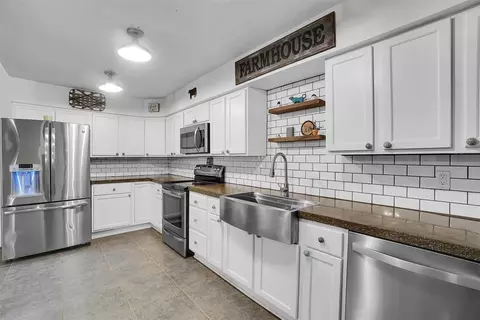 Kitchen - 20449 E County Road 159 Rd, Altus, OK 73521 photo 4 of 6