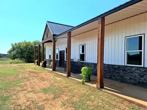 35998 Sacred Heart Rd, Konawa, OK 74849