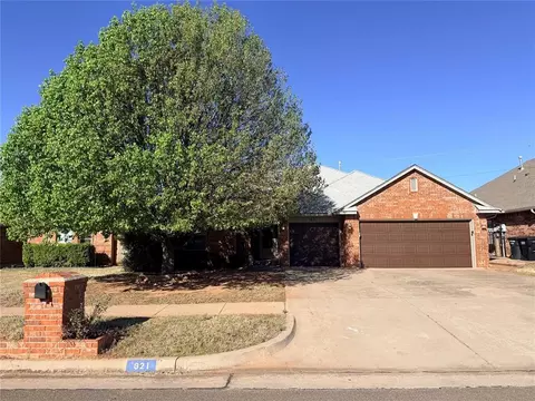 621 Allison Ln, Moore, OK 73160