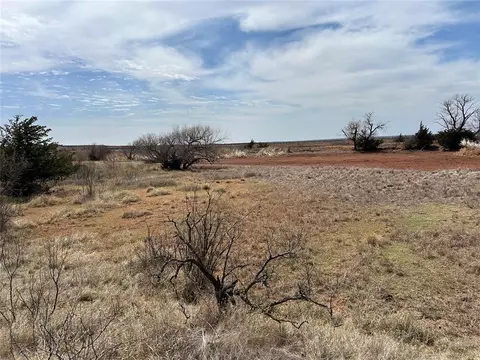 30389 E County Road 1360 Rd, Willow, OK 73673