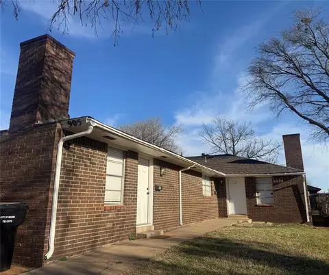 905 Delmar Cir #907, Moore, OK 73160
