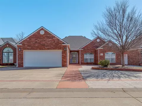 1205 Regency Ct, Kingfisher, OK 73750