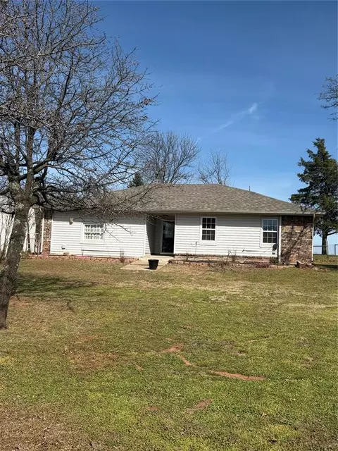 18120 N Sagebrush Cir, Luther, OK 73054