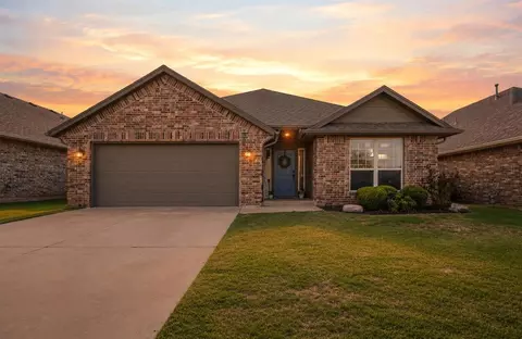 17605 Red Tailed Hawk Way, Edmond, OK 73012
