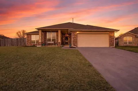 3320 Brighton Pl, Yukon, OK 73099