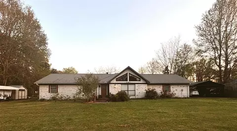 402 Elm St, Broken Bow, OK 74728