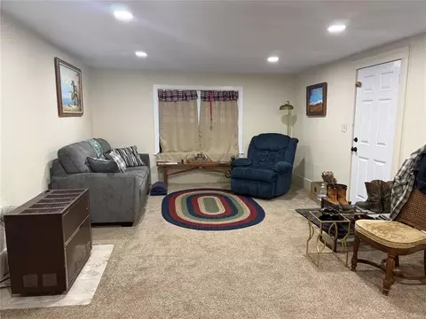 Living - 906 N Jackson St, Altus, OK 73521 photo 2 of 2