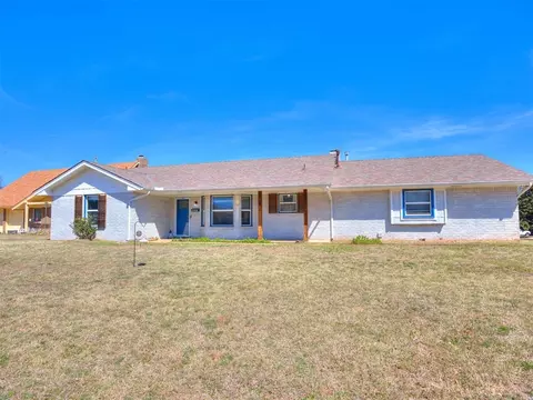 323 Willow Creek Cir, Norman, OK 73071