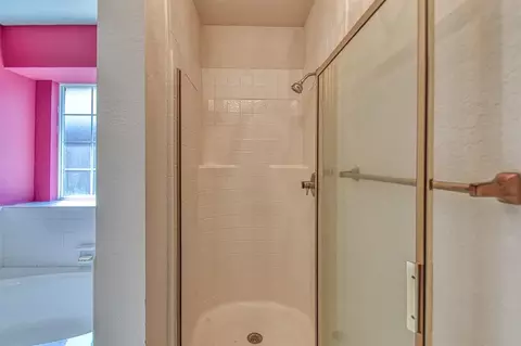 Bath - 2817 Brompton Dr, Norman, OK 73072 photo 3 of 5