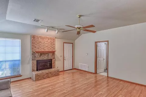 Living - 2817 Brompton Dr, Norman, OK 73072 photo 4 of 4
